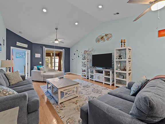 4th image of 107 Chenoa Dr. #A