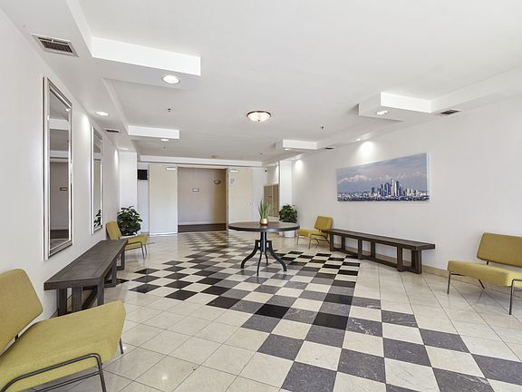 4th image of 5350 White Oak Ave APT 408
