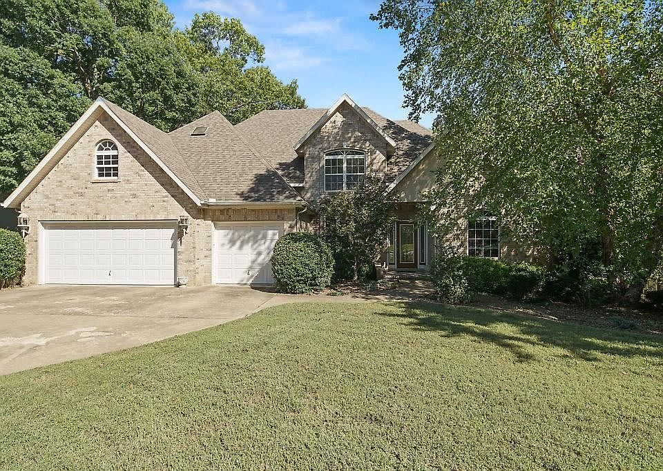 1st image of 3004 Hanna Ln