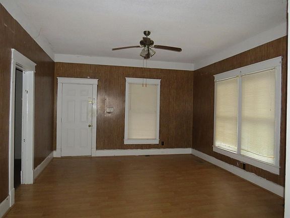 4th image of 37 Langley Dr