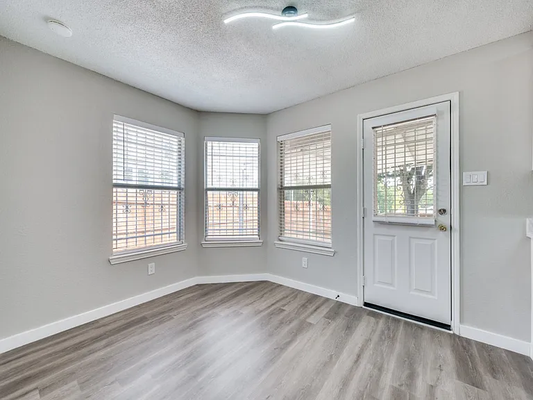 2238 Arroyo Ave — Photo 21