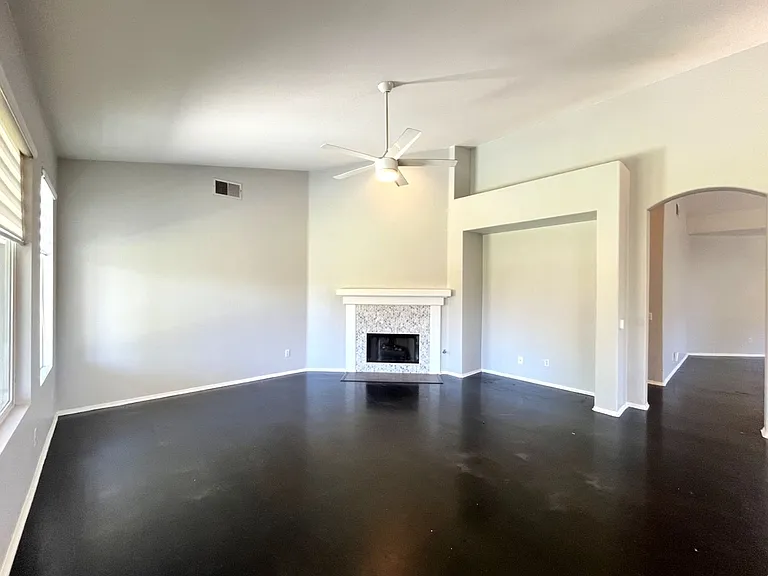 511 Shasta Dr — Photo 5