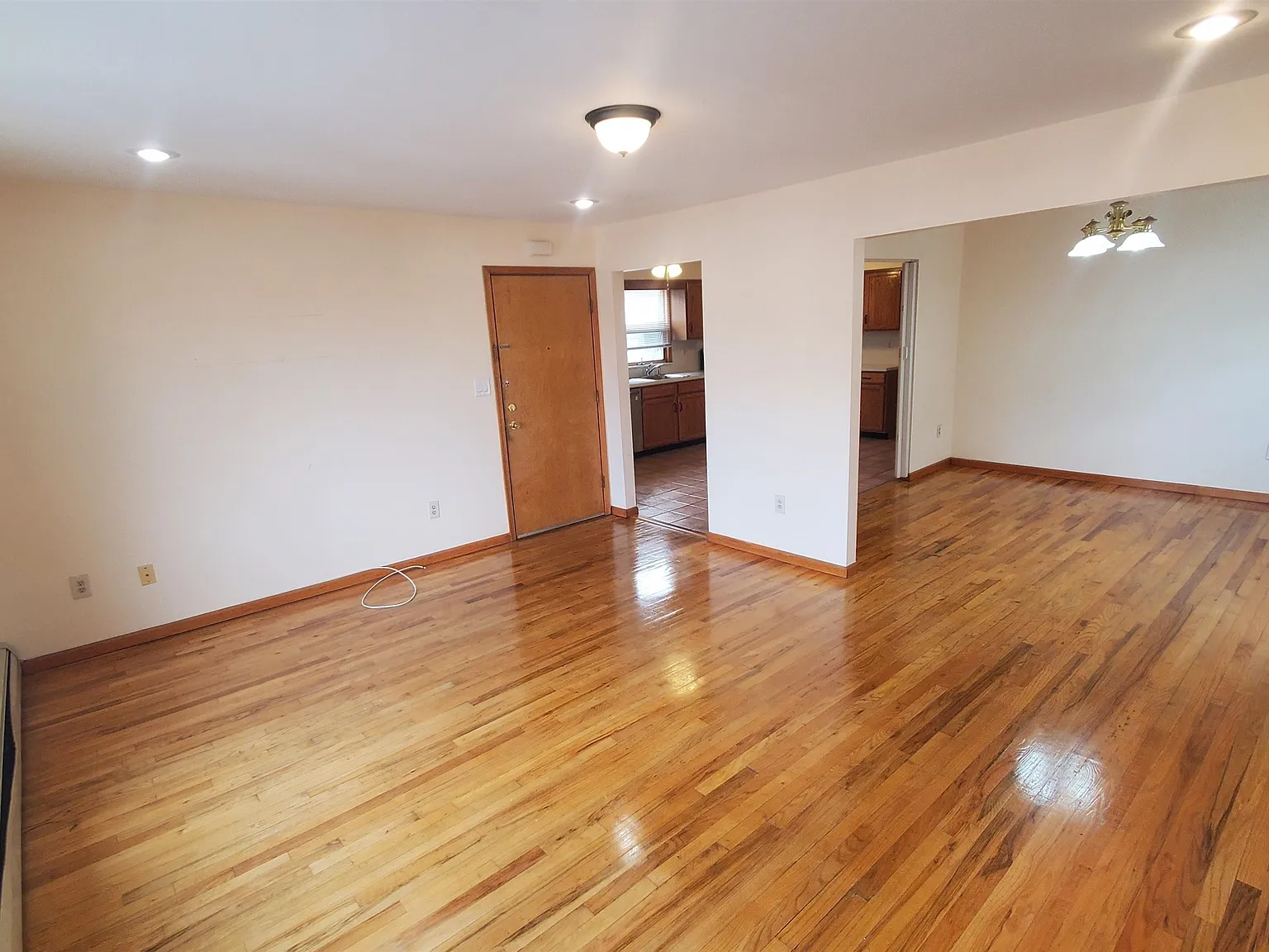 3 bed, 2.0 bath, $2,750 — Photo 4