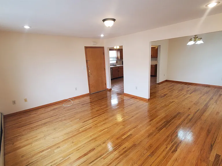 81 Prospect Ave — Photo 4