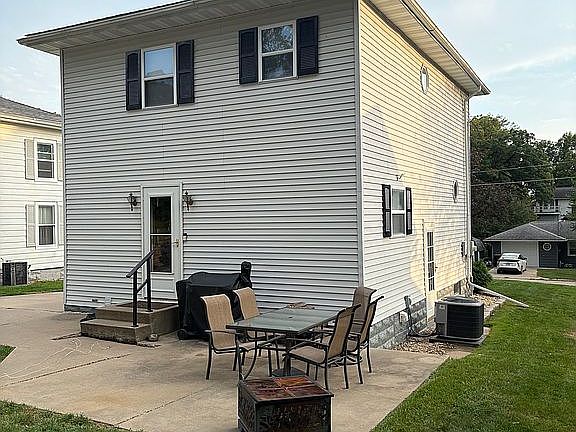 2nd image of 204 Towne St