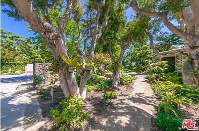 3rd image of 6445 Bonsall Dr