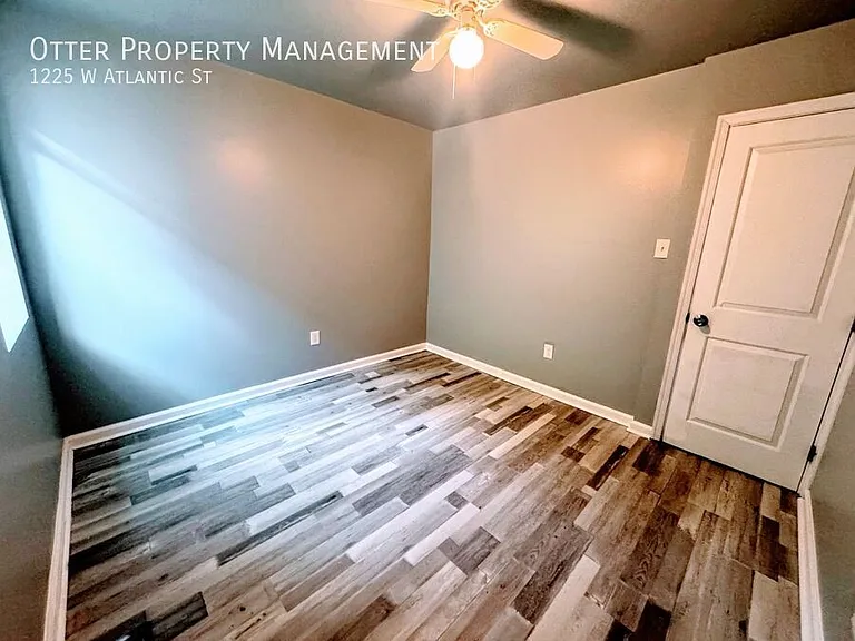 1225 W Atlantic St — Photo 15