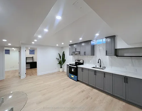 38 Whitford Rd #BASEMENT Photo 1