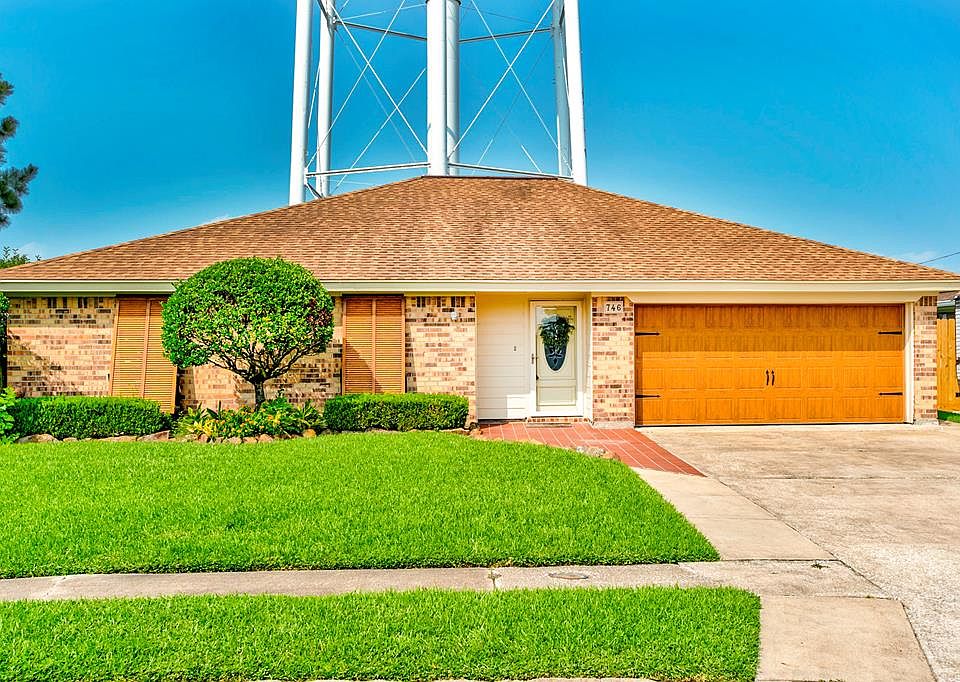 1st image of 746 Sierra Dr