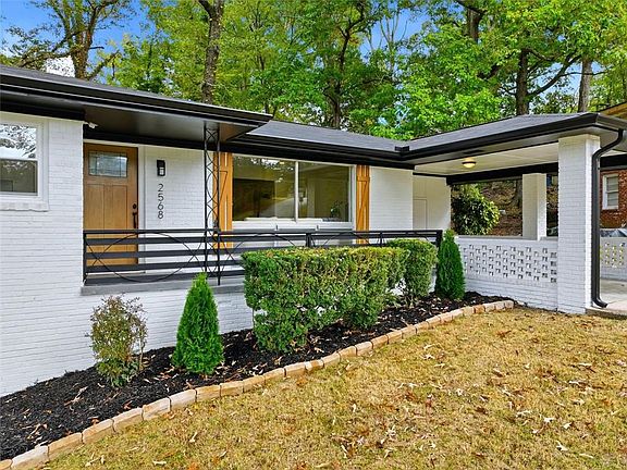 5th image of 2568 Fontaine Cir