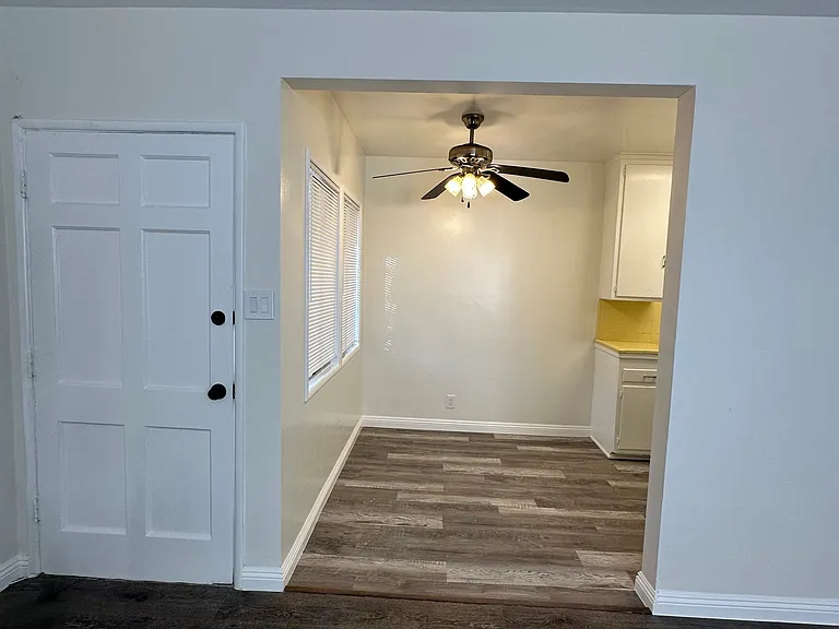 5821 Whitnall Hwy — Photo 1