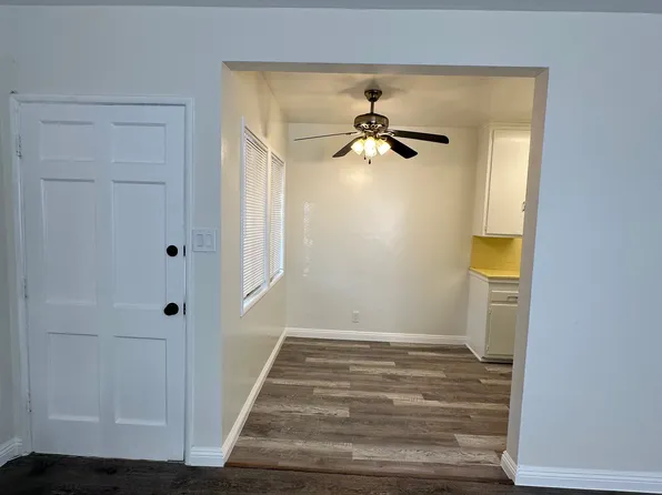 5821 Whitnall Hwy, North Hollywood, CA 91601