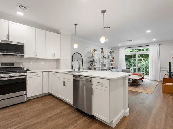 320 Middlesex Ave #C206, Medford, MA 02155