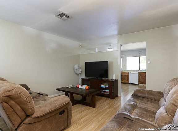 5th image of 14414 Briarknoll St