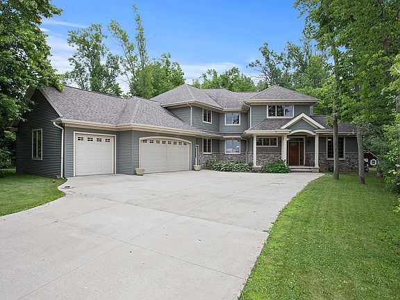 2nd image of N8569 Winding Trail Dr