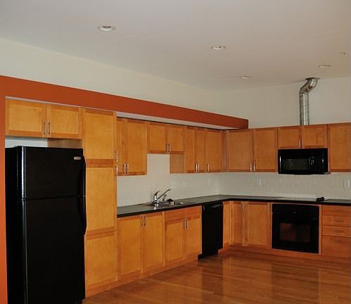 5th image of 111 Harries St APT 304