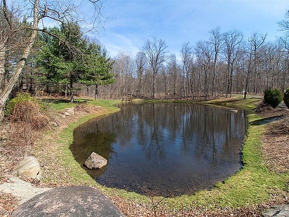 3rd image of 1360 Snowberry Ln