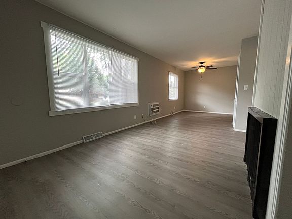 5th image of 401-433 Donald Dr #8