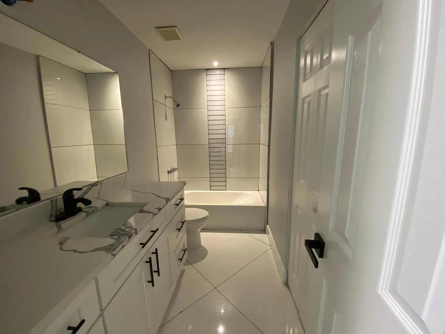 3 bed, 1414 sqft, $2,490 — Photo 4