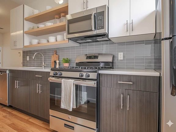 2nd image of 643 Halsey St Floor 3
