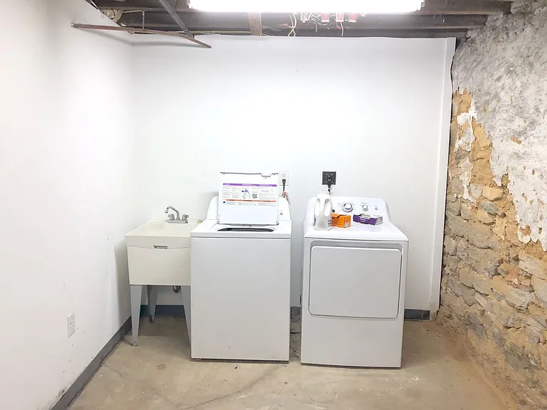 815 S 49th St — Photo 38