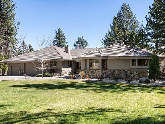 4th image of 360 Sylvan Ct