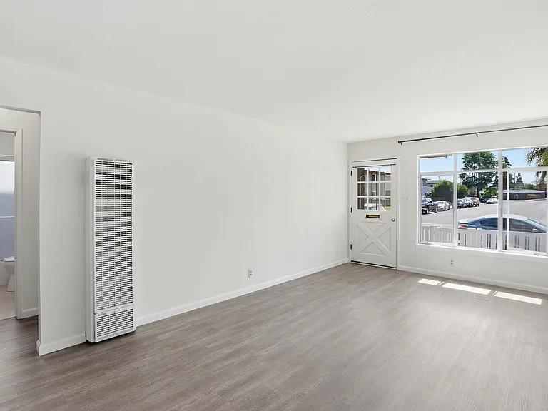 2105 Royal Dr #1 — Photo 6