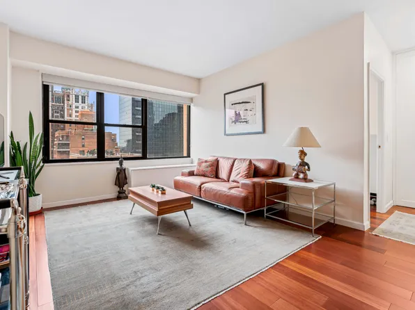 305 East 40th Street 18B image 2 of 13