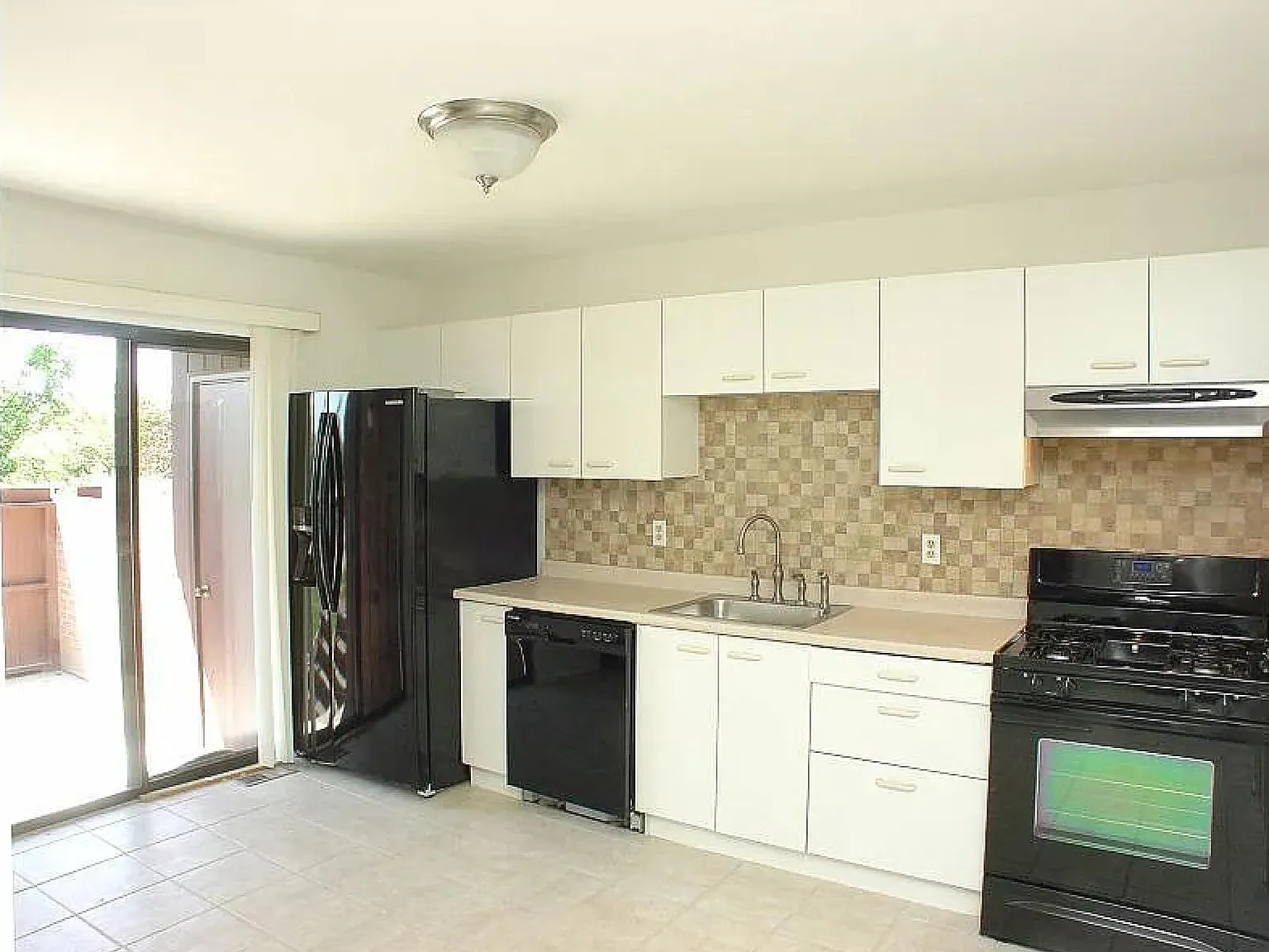 2 bed, 2.5 bath, 1378 sqft, $3,100 — Photo 3