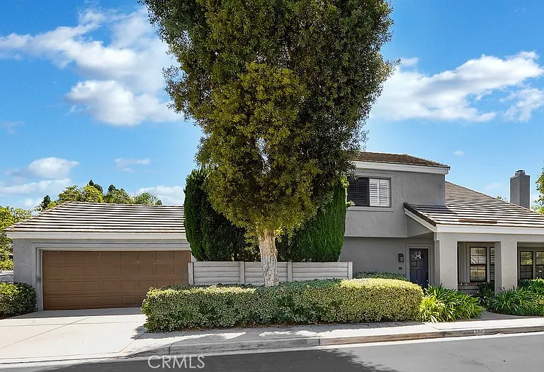 356 E Yale Loop — Photo 1