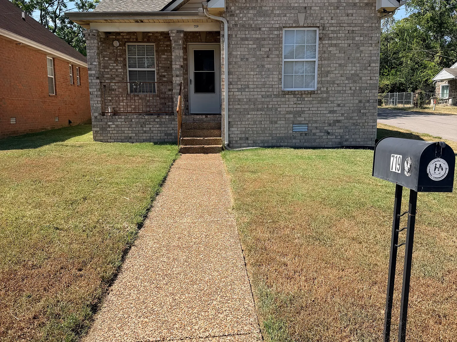 3 bed, 1200 sqft, $1,800 — Photo 1