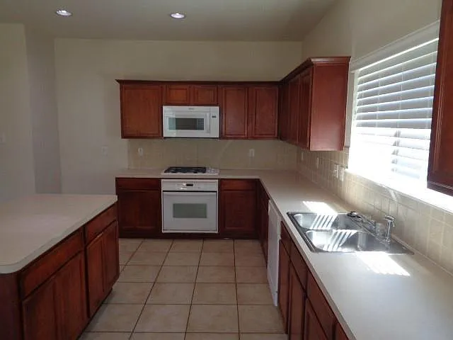 16715 Canyon Whisper Dr — Photo 7