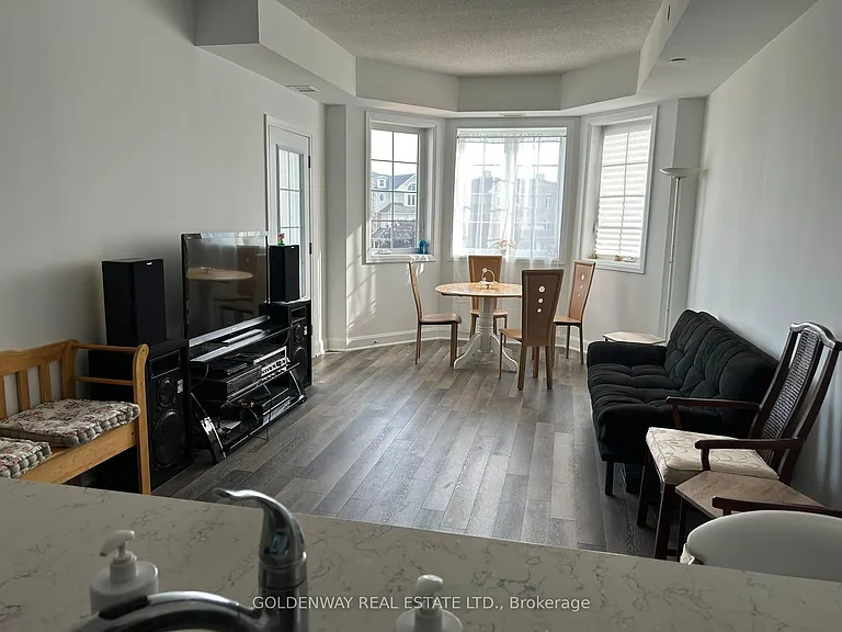 50 Lakebreeze Dr #307 — Photo 4
