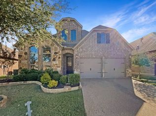 490 Oak Hills Ln, Fate, TX 75189