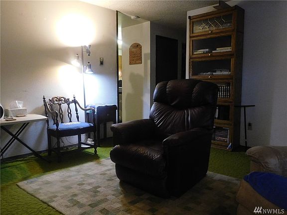 3rd image of 15115 15th Ave S