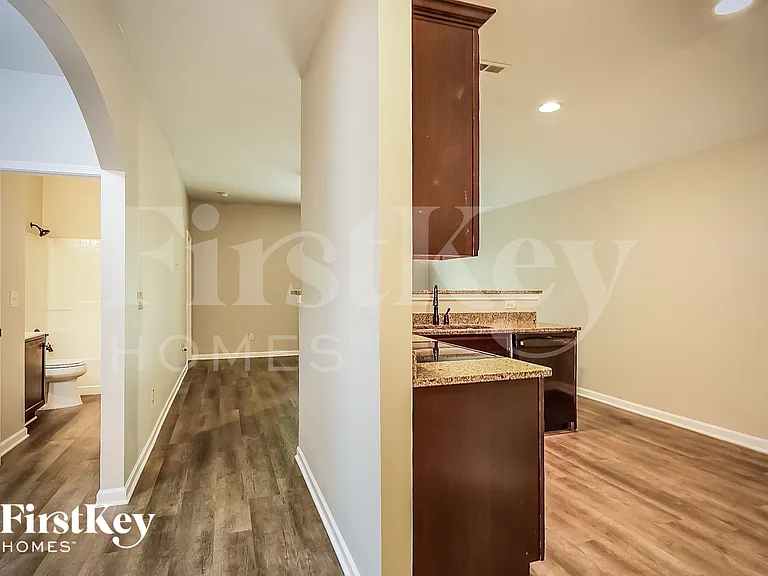 321 Reed Way — Photo 13