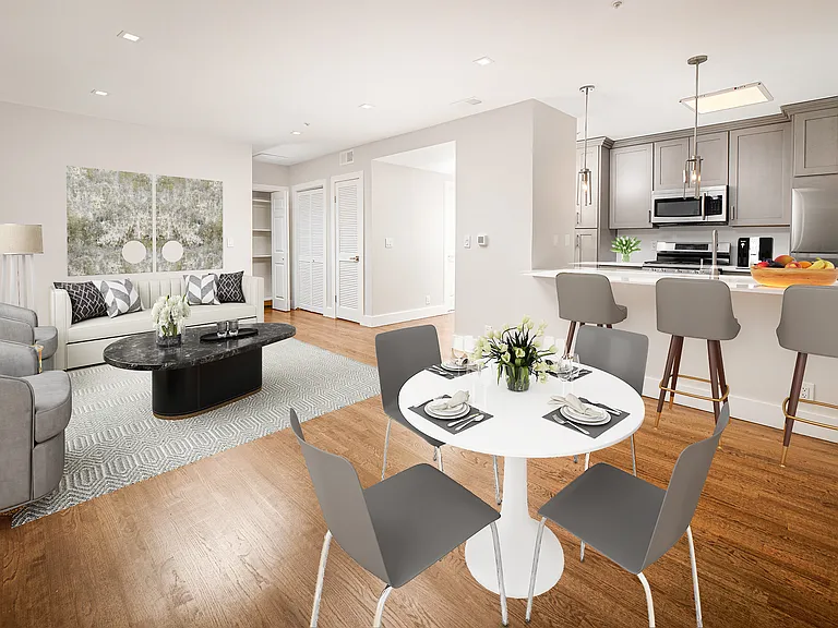 River Club Apartments — Photo 15