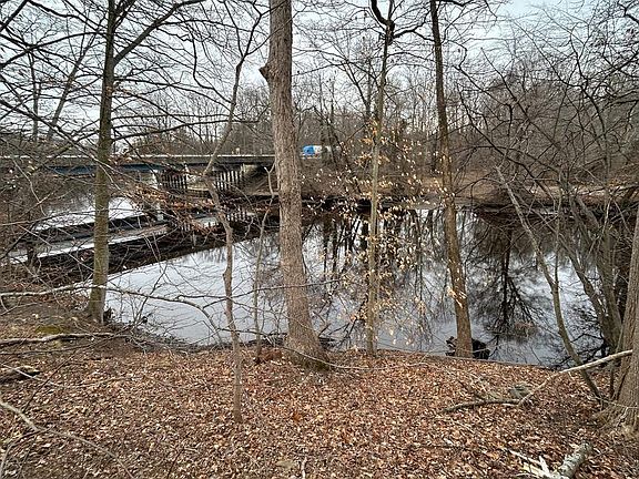 3rd image of 31729 W Edge Rd