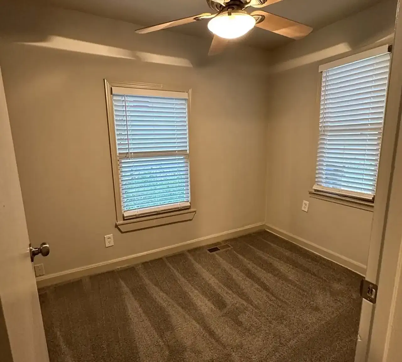 5 bed, 1164 sqft, $2,100 — Photo 4
