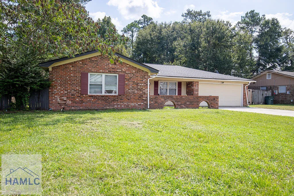3 bed, 2.0 bath, 1527 sqft, $2,200 — Photo 2
