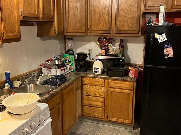 3rd image of 21644 Gailine Ave
