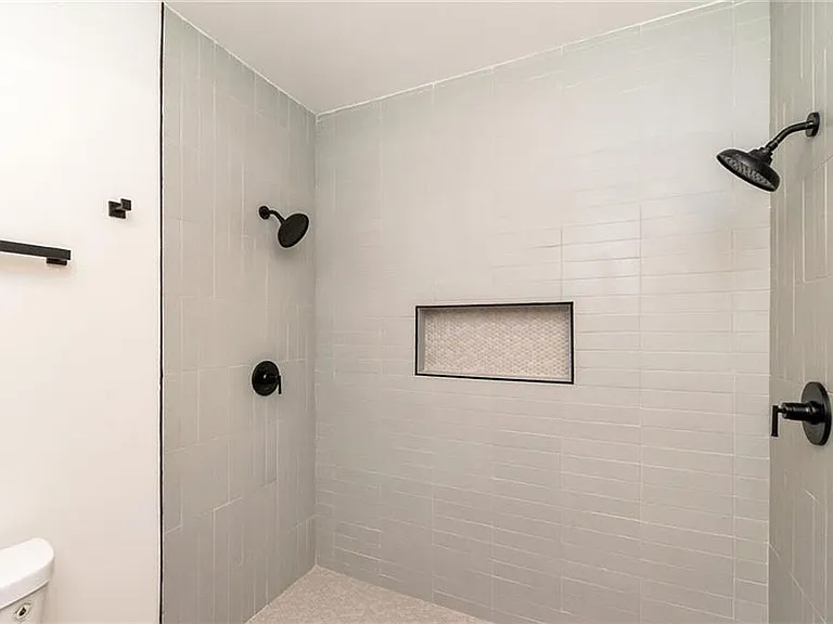 704 Marine St — Photo 19