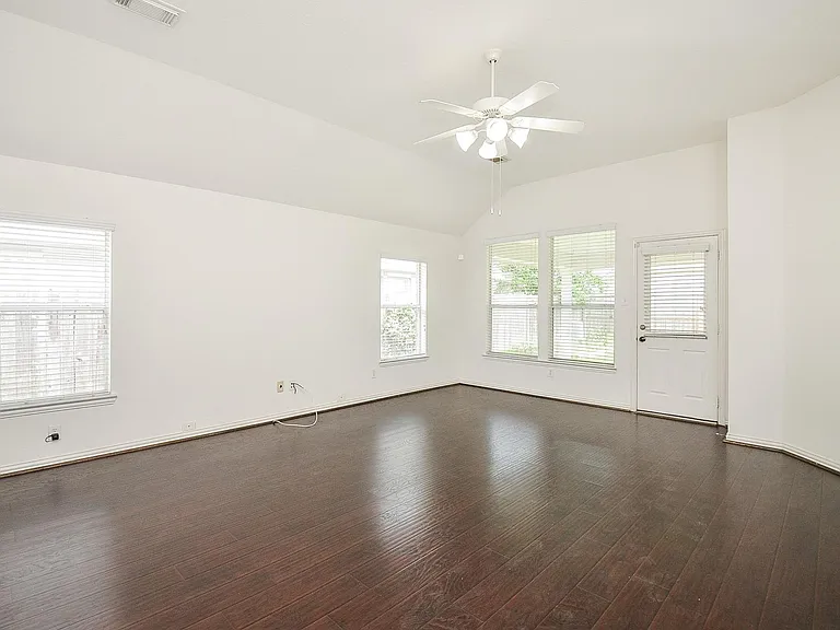 7038 Cornflower Ln — Photo 11