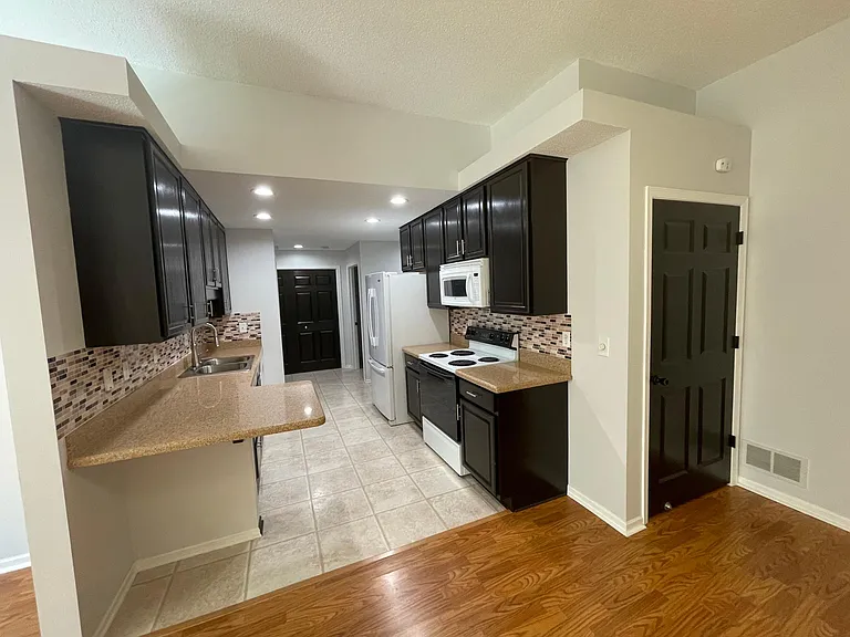1364 Conservatory Ct — Photo 18