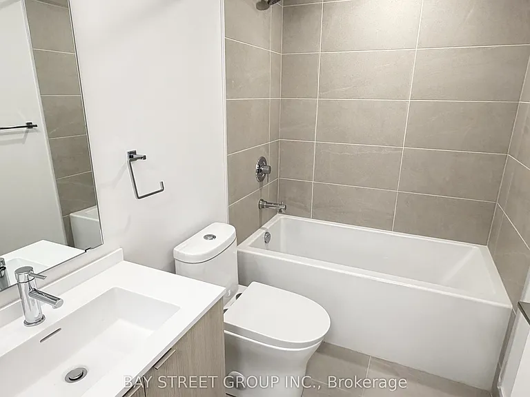 100 Queen St E #905 — Photo 9