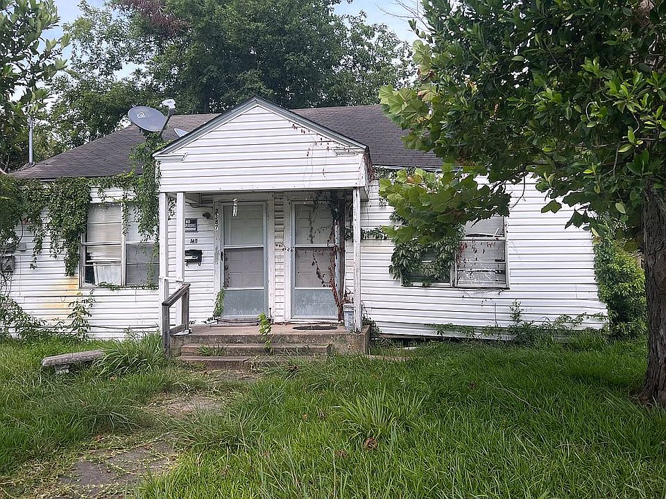 2nd image of 2387 Avenue C