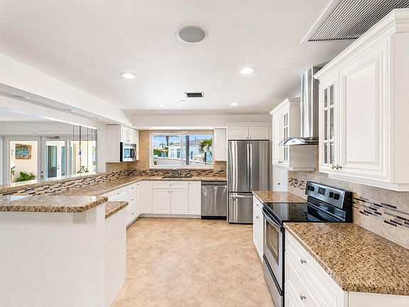 3rd image of 330 SE 10th Street
