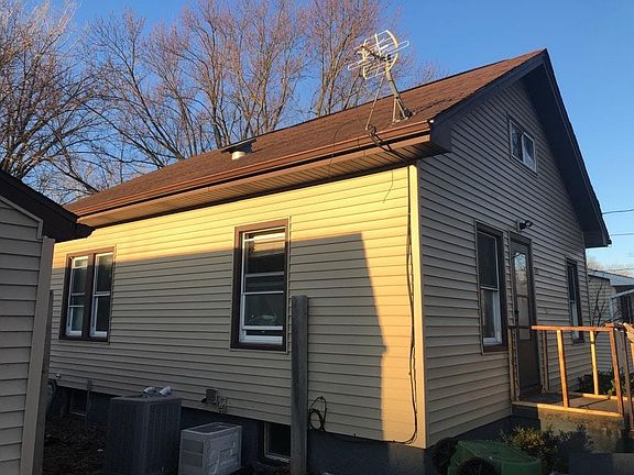 2nd image of 513 W Wellington St