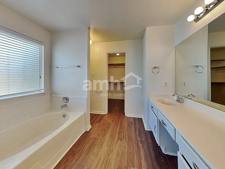 5349 Yale Dr — Photo 13