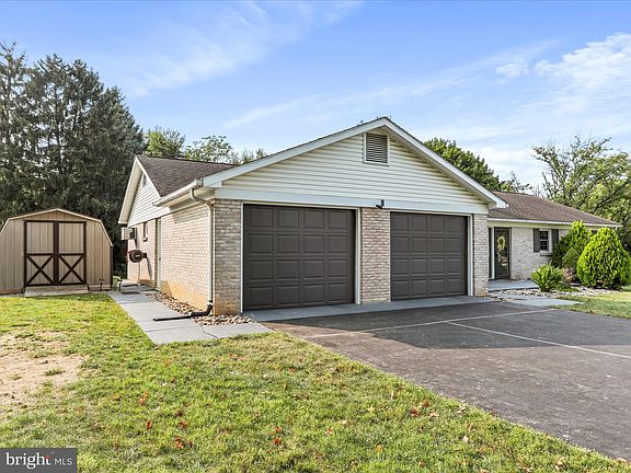 3rd image of 107 Overhill Dr